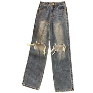 With 🖤 Jules Distressed Relaxed Fit Wider Leg Jeans NWT Size Small (7/8)